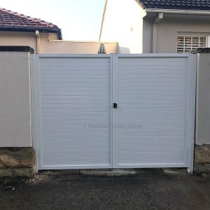 Aluminium Fencing Sydney horizontal slats no gaps double swinging gate