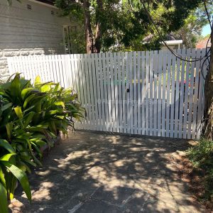 Aluminium Fencing Sydney - Flat head picket double gates