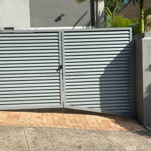 Aluminium Fencing Sydney - Horizontal louvres double gates