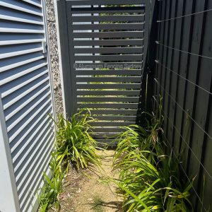 Aluminium Fencing Sydney - Horizontal slat gate with 20mm gap