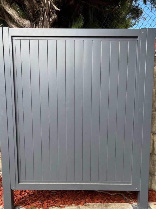 Aluminium Fencing Sydney - Vertical slats with no gaps